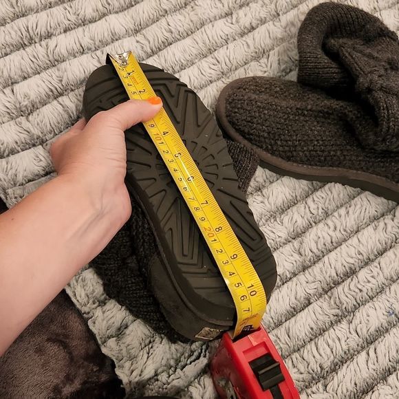 Dark gray knit UGG boots! Missing size tag, please see all measurements! - Picture 7 of 7